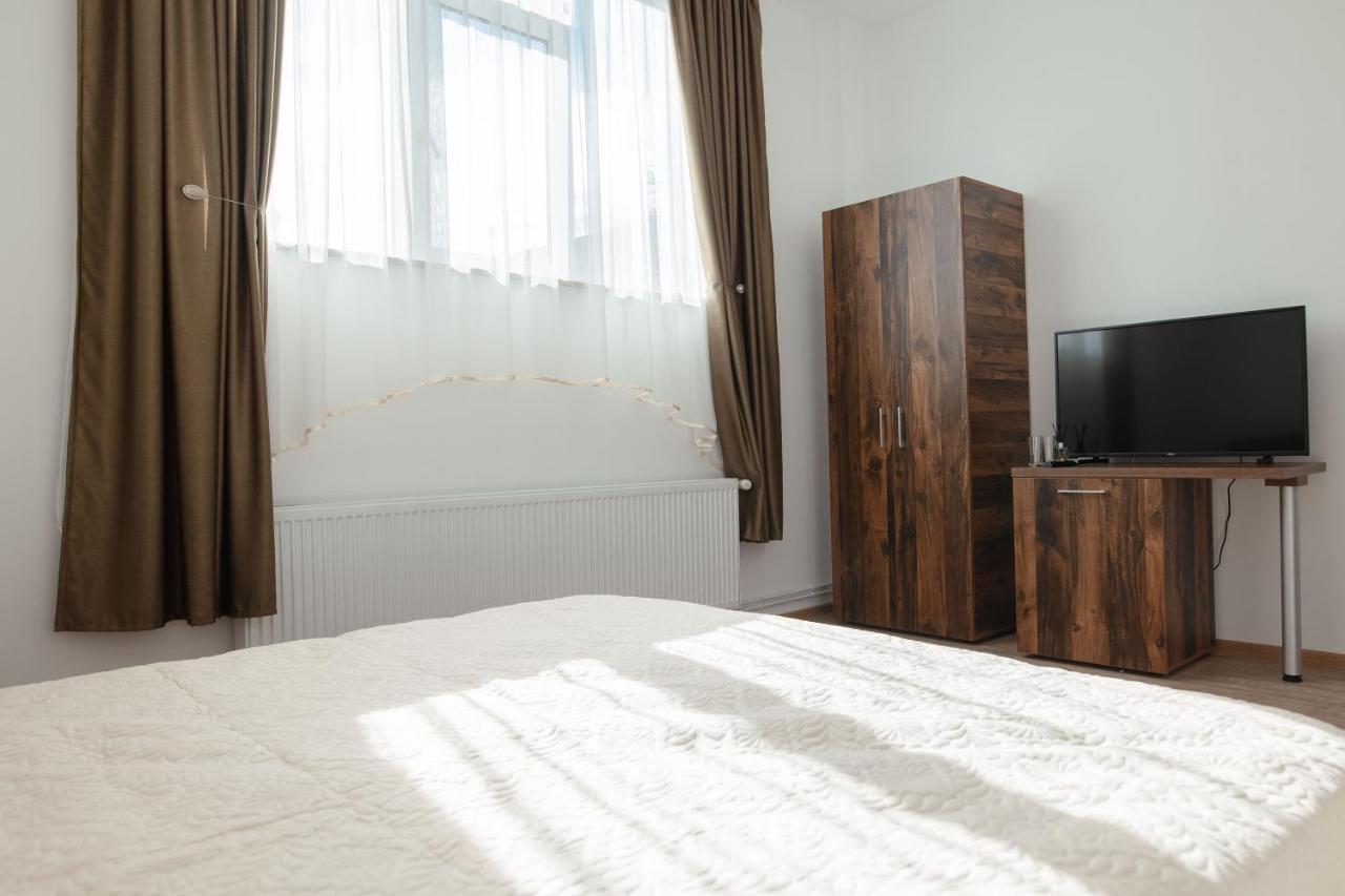 Neva Apartments Făgăraş Esterno foto