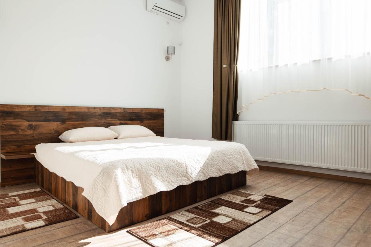 Neva Apartments Făgăraş Esterno foto