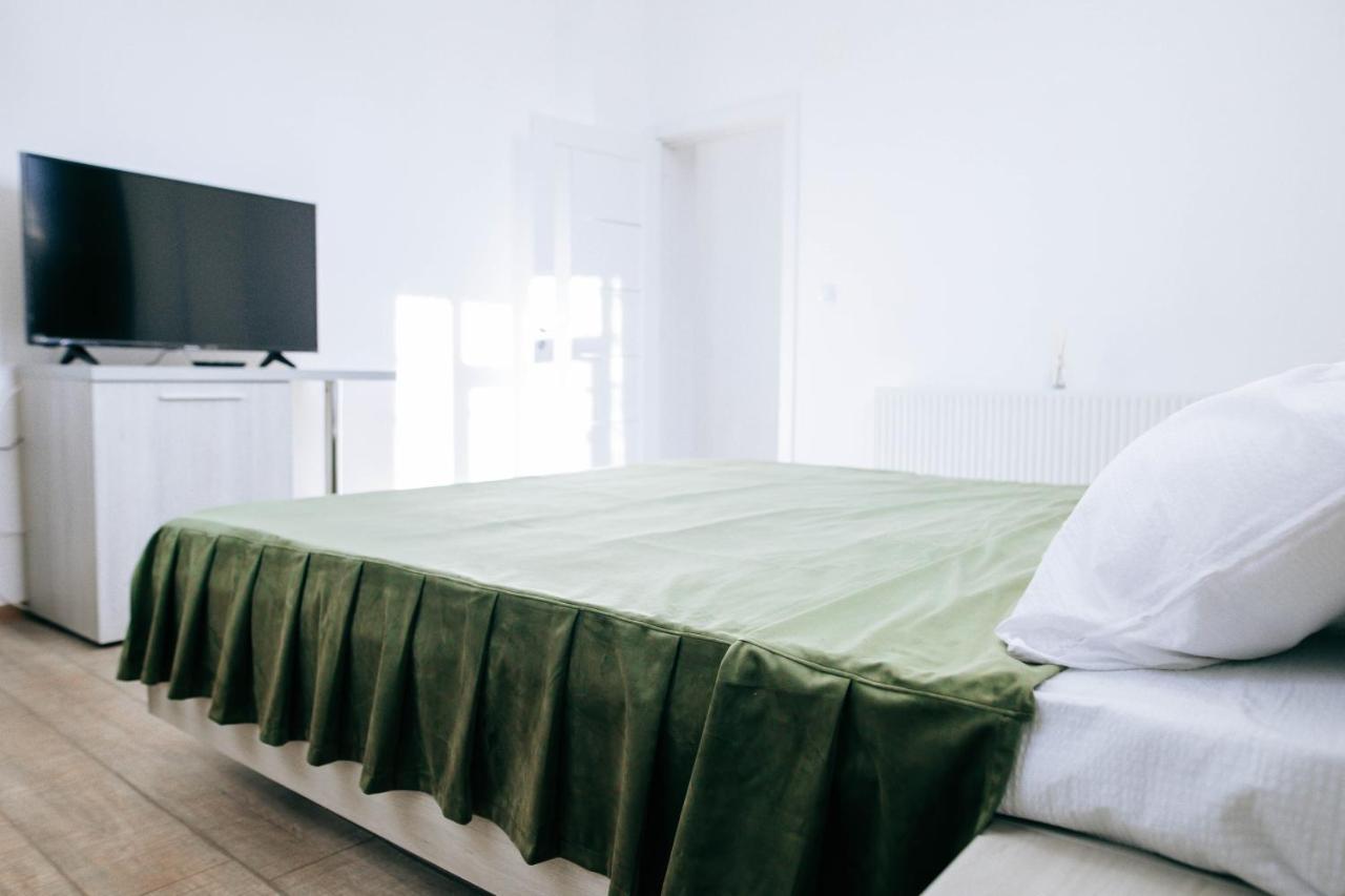 Neva Apartments Făgăraş Esterno foto