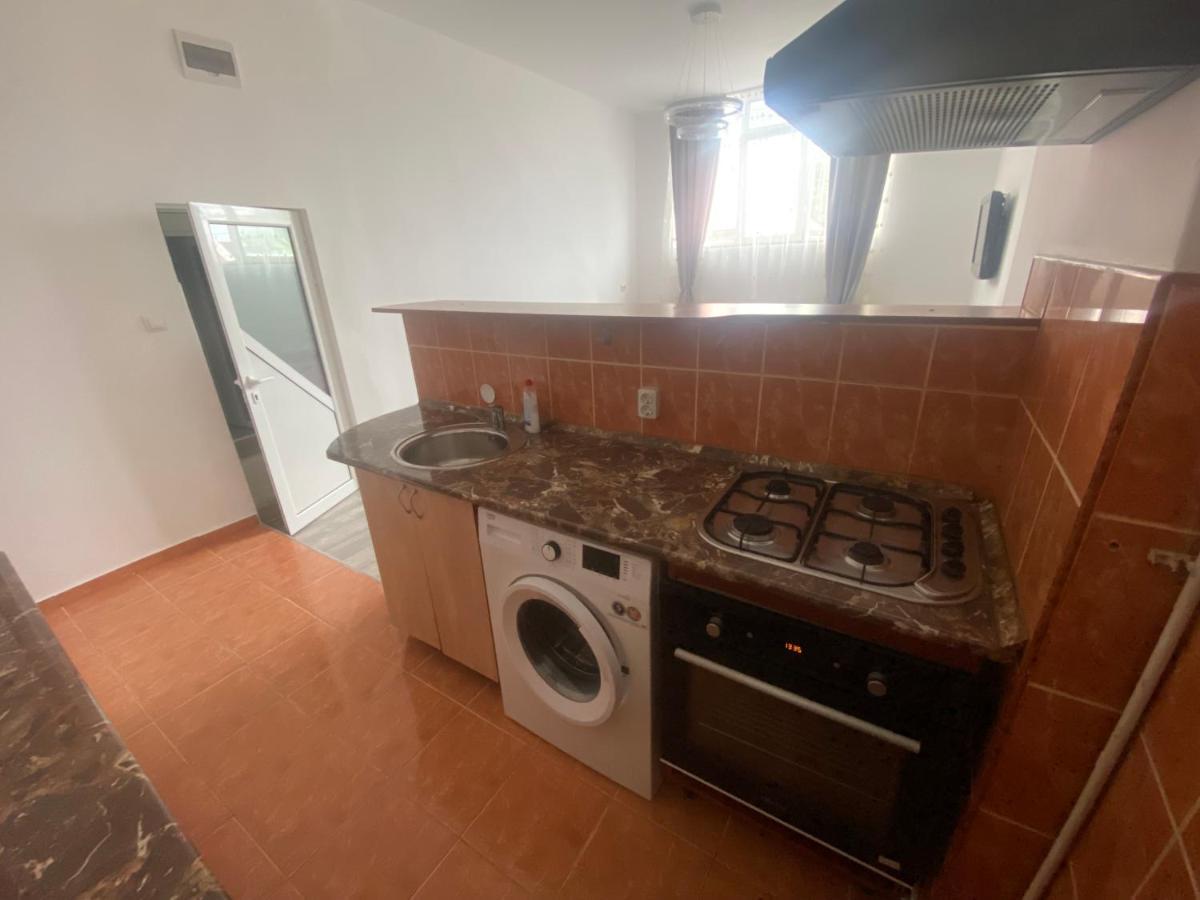 Neva Apartments Făgăraş Esterno foto