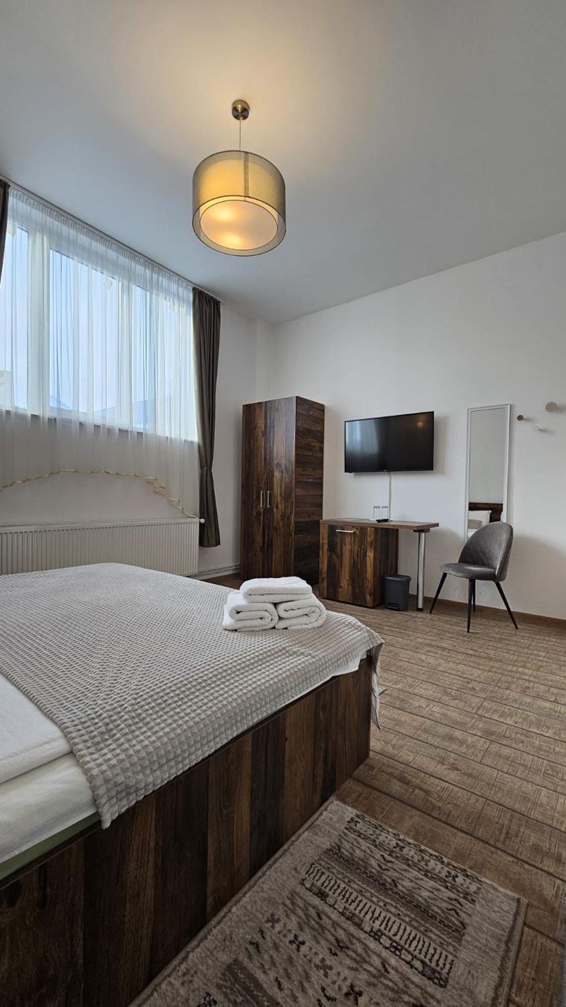Neva Apartments Făgăraş Esterno foto