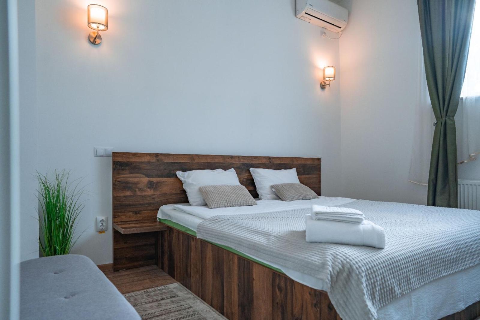 Neva Apartments Făgăraş Esterno foto