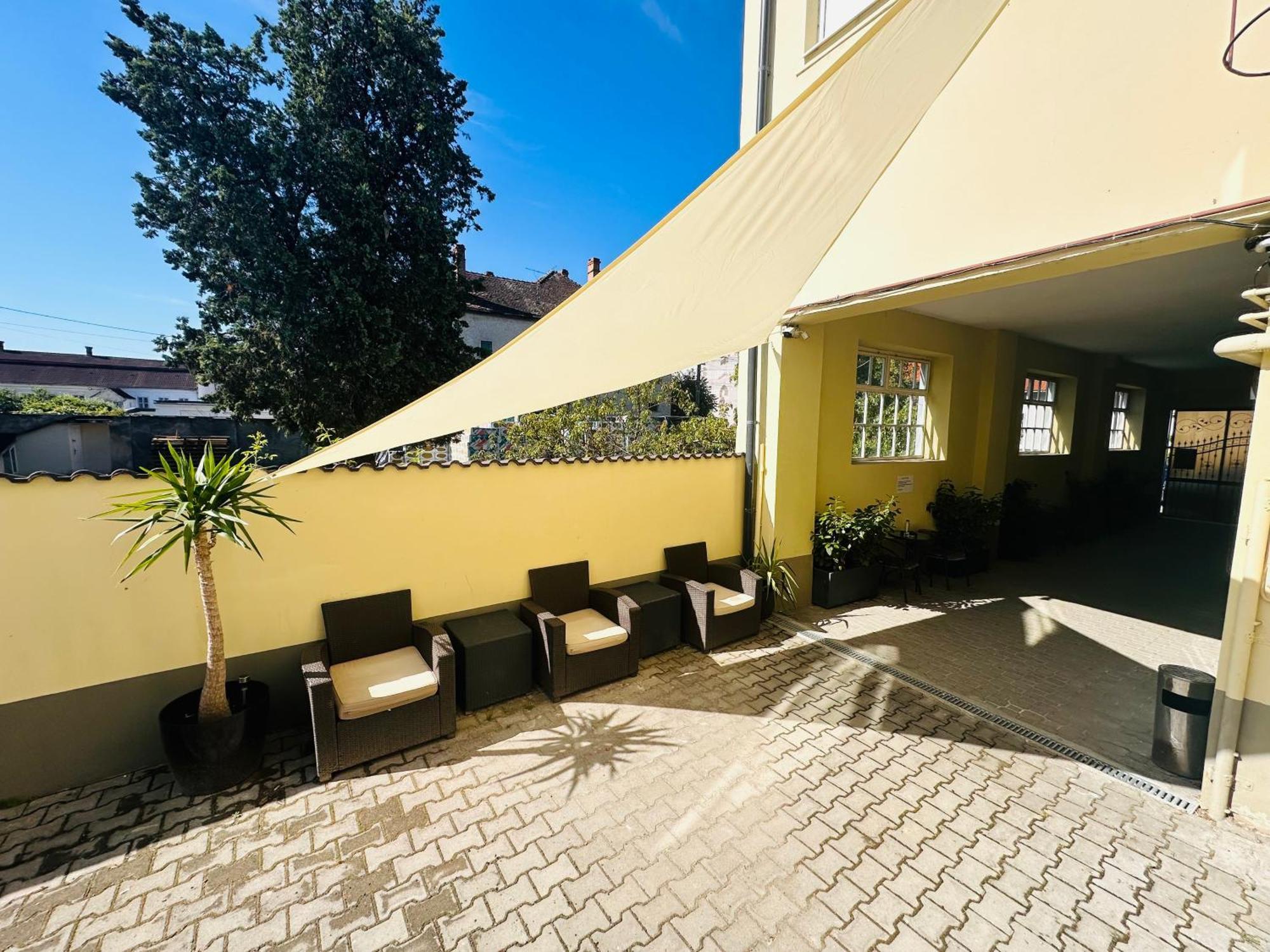 Neva Apartments Făgăraş Esterno foto